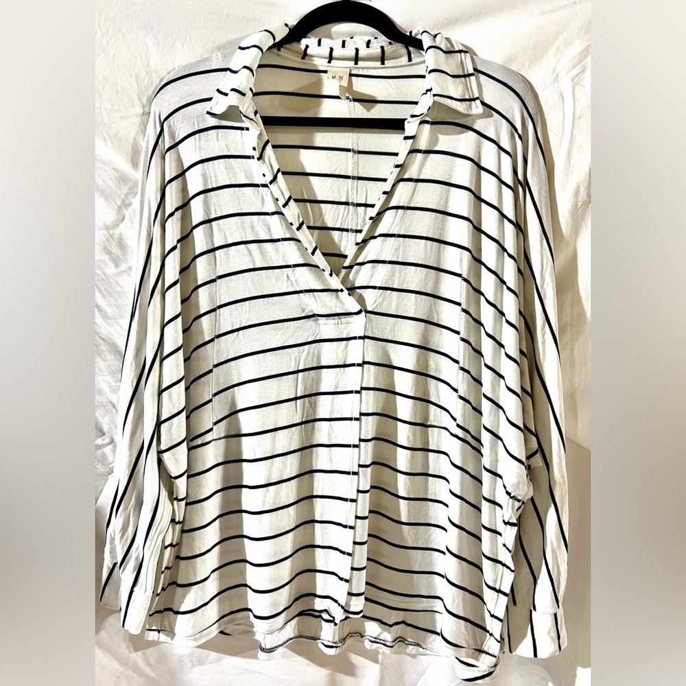 We the Free Blue and White Knit Top Size Small Oversized Medium